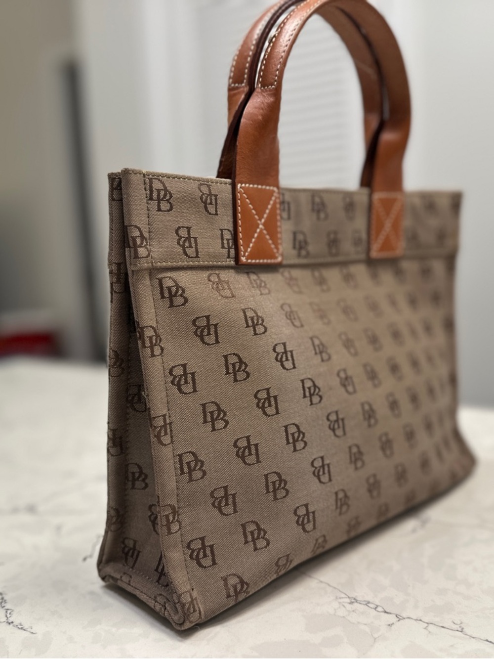 Vintage Dooney & Bourke Small Tote Bag – Classic DB Monogram - Picture 3 of 9